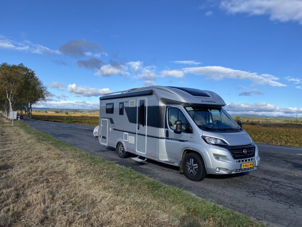 Adria Coral 670SL Supreme 46